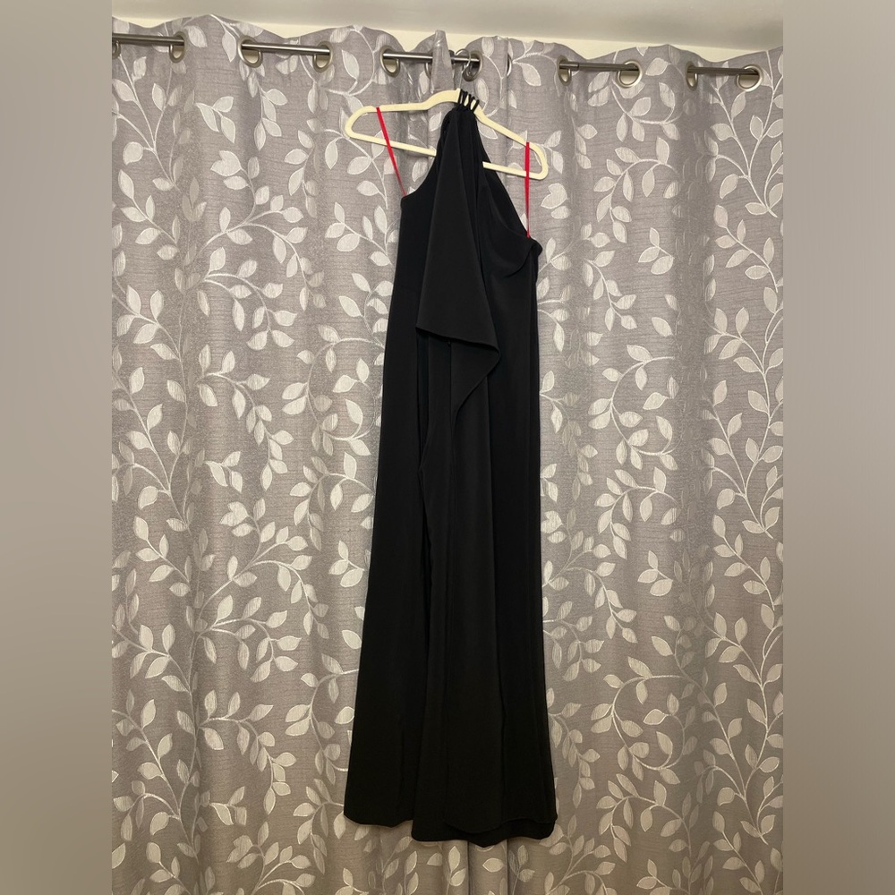 Halston Ignacia Jumpsuit in Luxe Crepe - Picture 9 of 9